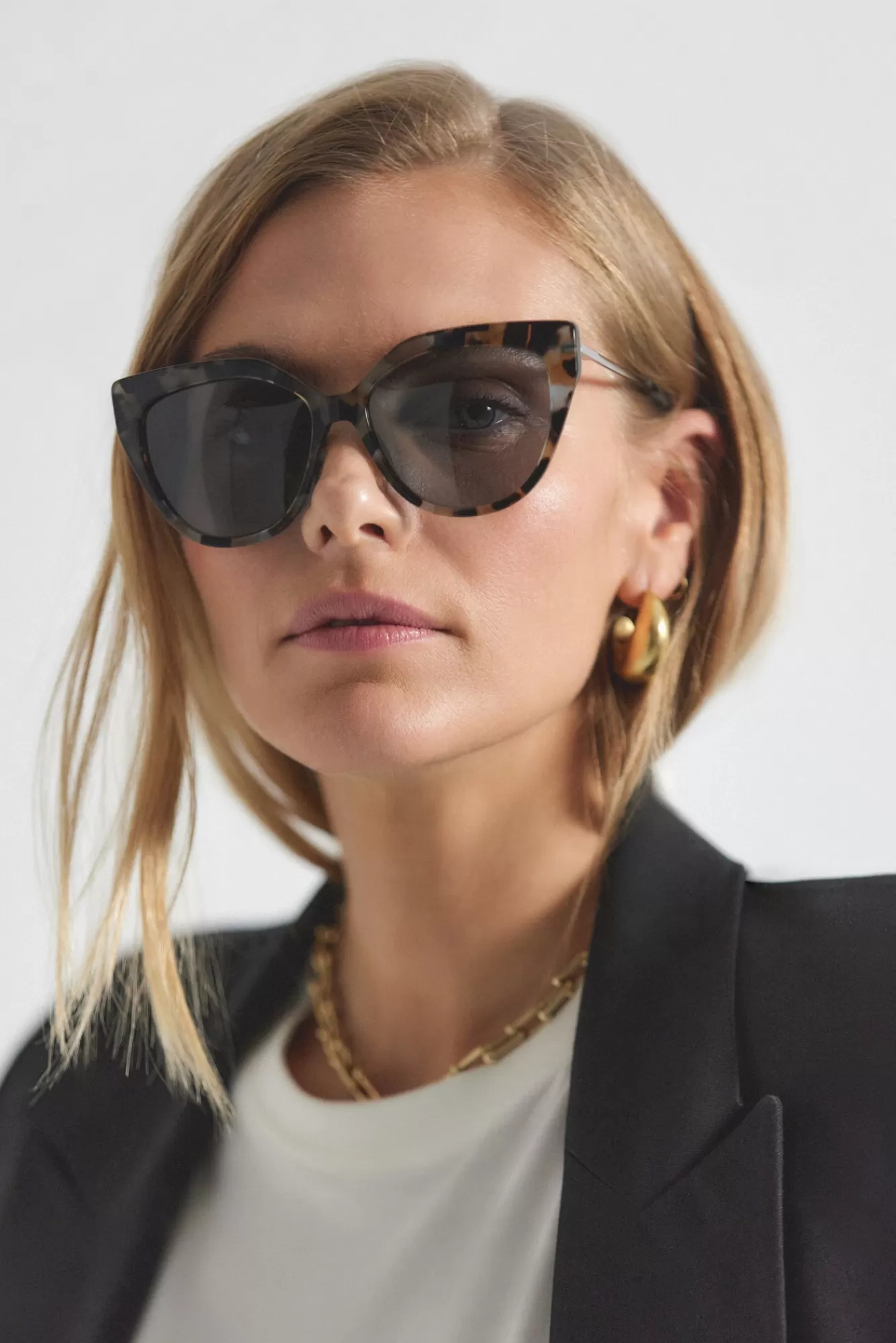 Derek Lam Campbell Cat Eye Oversized Sunglasses Blue Brown Tortoise Best